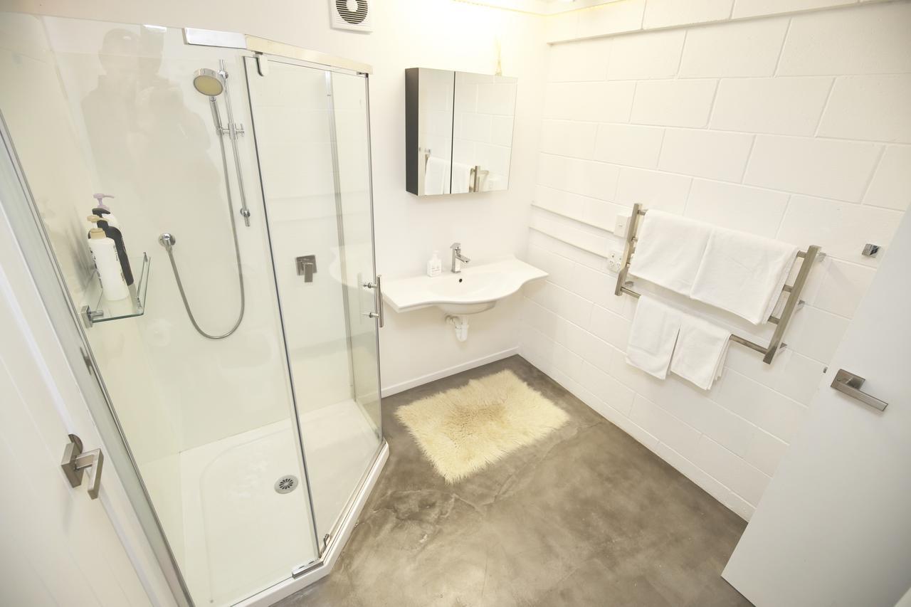 Modern Wall ケンブリッジ エクステリア 写真